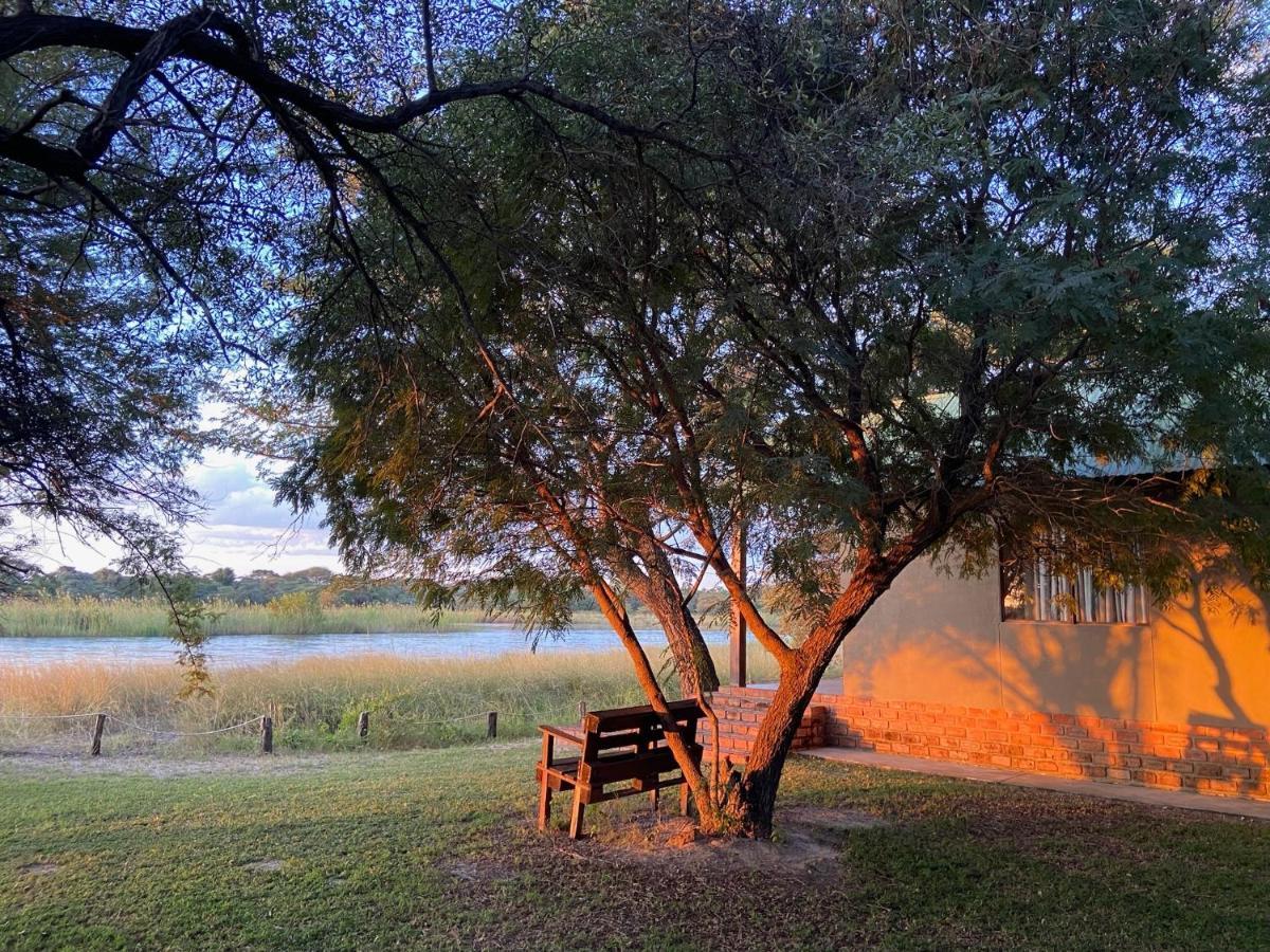 Kuvira River Camp Divundu Bagian luar foto